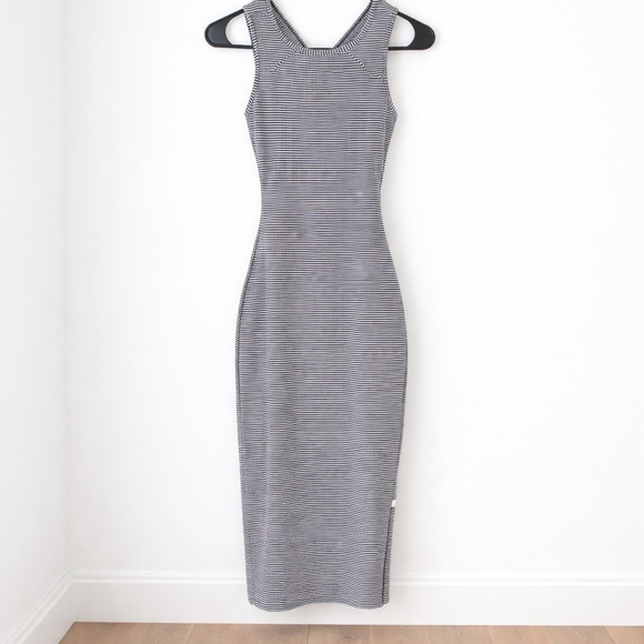 lululemon athletica Dresses & Skirts - Lululemon Athletica Black and White Midi Dress